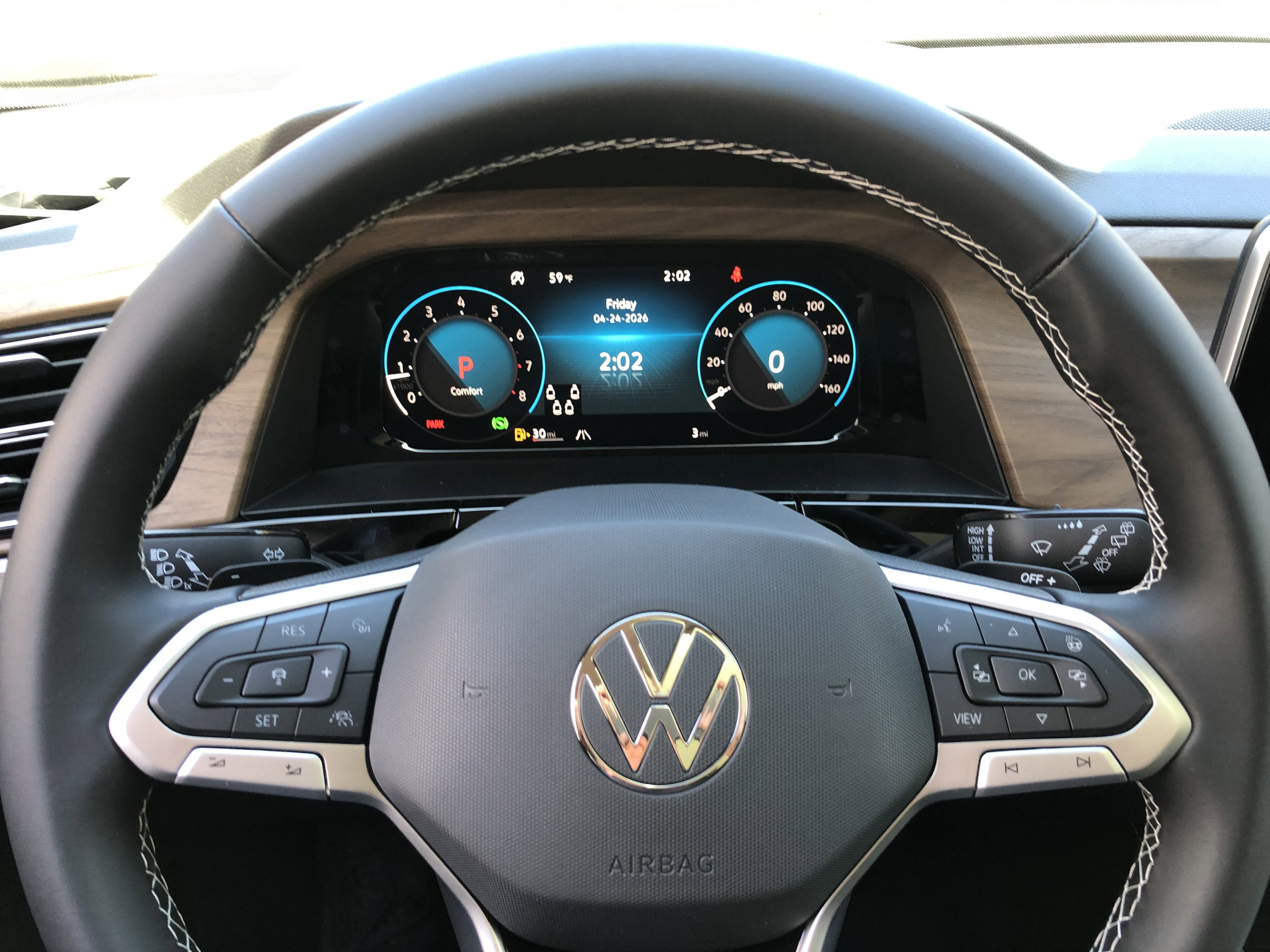 2026 Volkswagen Atlas 2.0T SE w/Technology w/captains chairs, panoramic sunroof and black wheel package