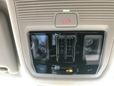 2026 Volkswagen Atlas 2.0T SE w/Technology w/captains chairs and panoramic sunroof