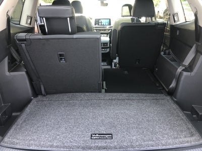 2026 Volkswagen Atlas 2.0T SE w/Technology w/captains chairs and panoramic sunroof