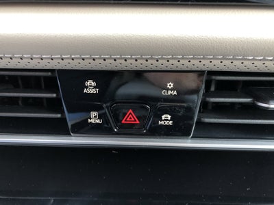 2026 Volkswagen Atlas 2.0T SE w/Technology w/panoramic sunroof