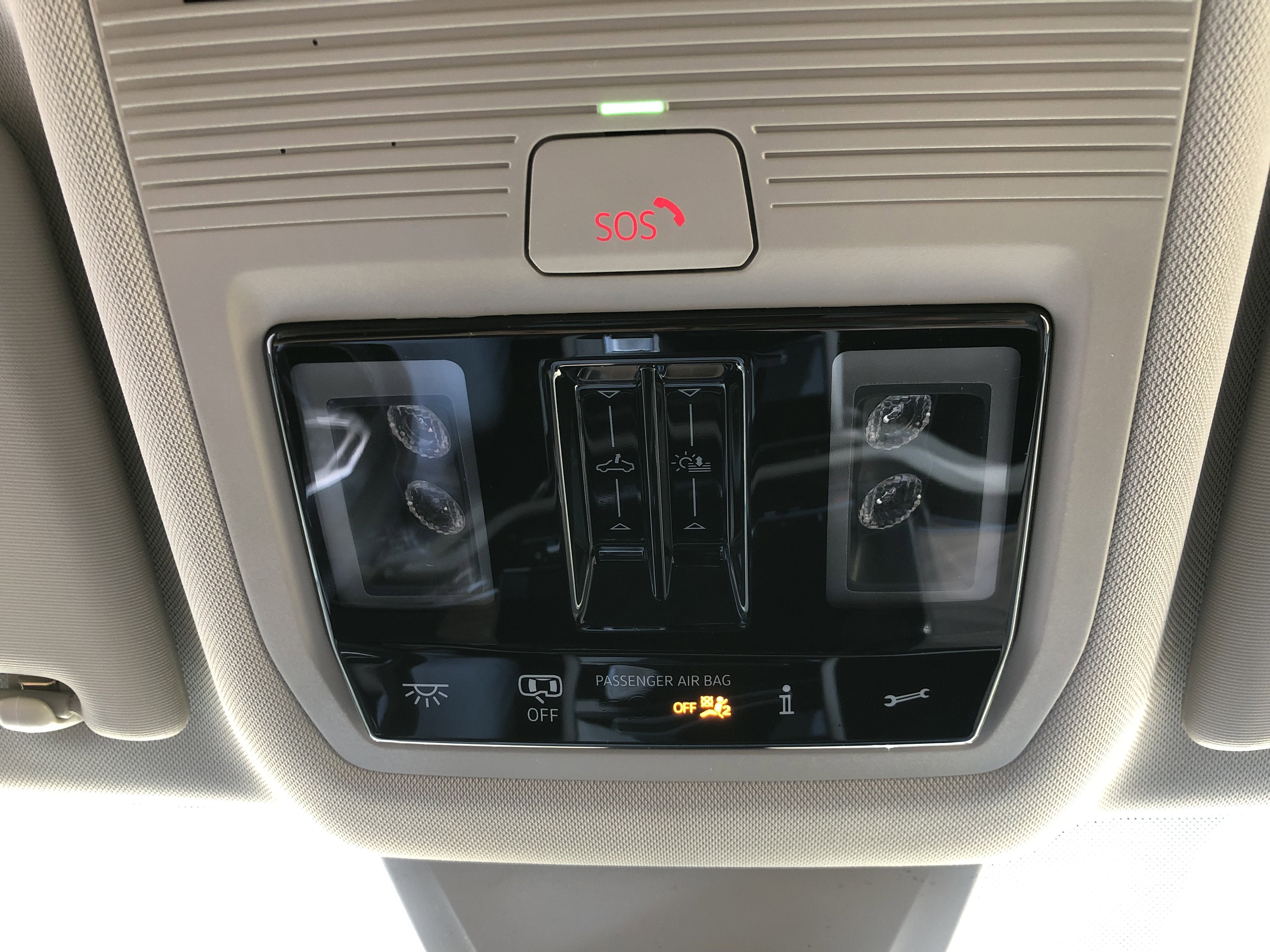 2026 Volkswagen Atlas 2.0T SE w/Technology w/panoramic sunroof