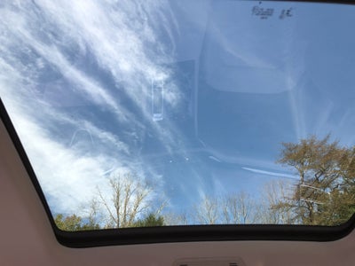 2026 Volkswagen Atlas 2.0T SE w/Technology w/panoramic sunroof