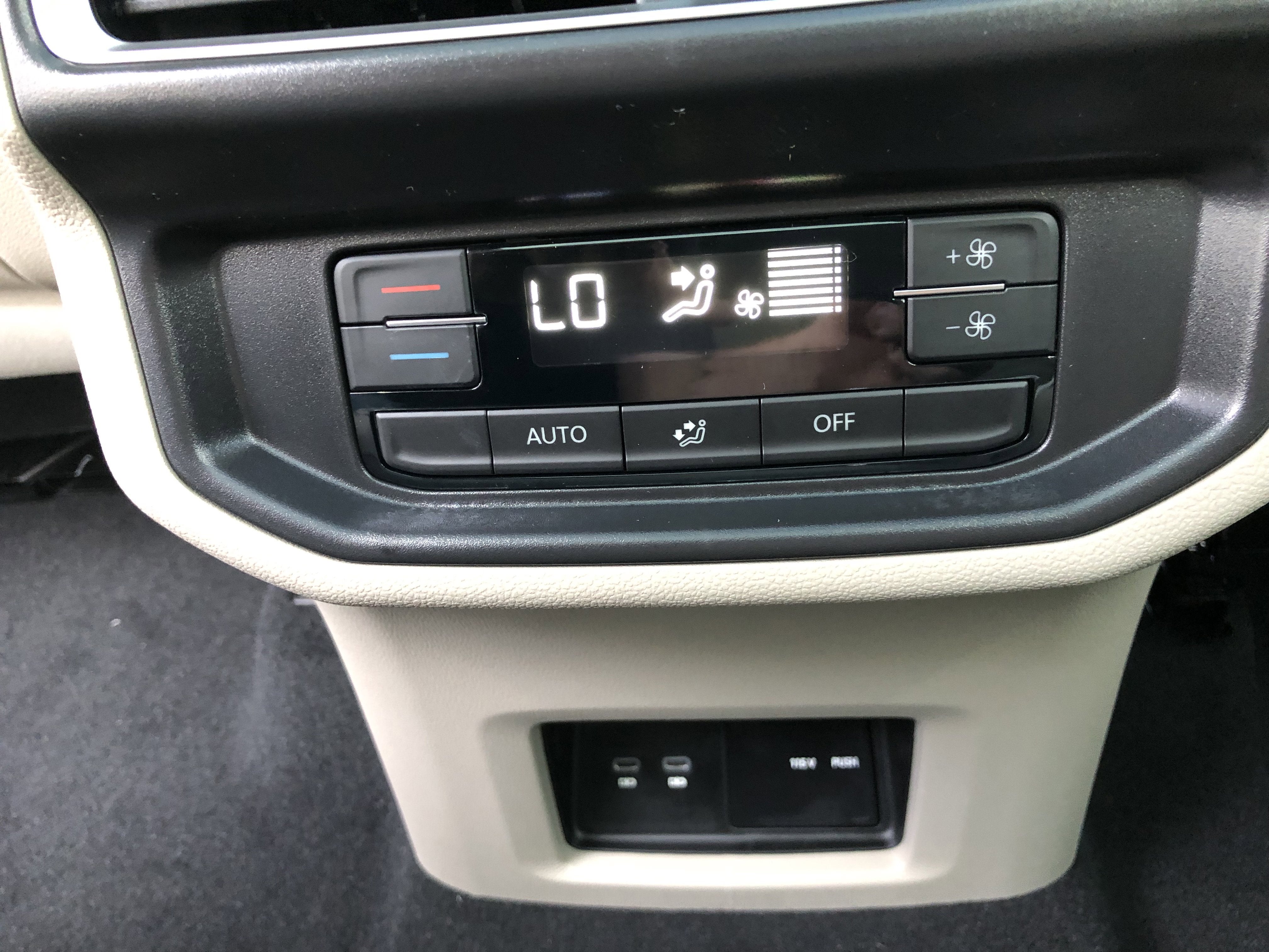 2026 Volkswagen Atlas 2.0T SE w/Technology w/panoramic sunroof