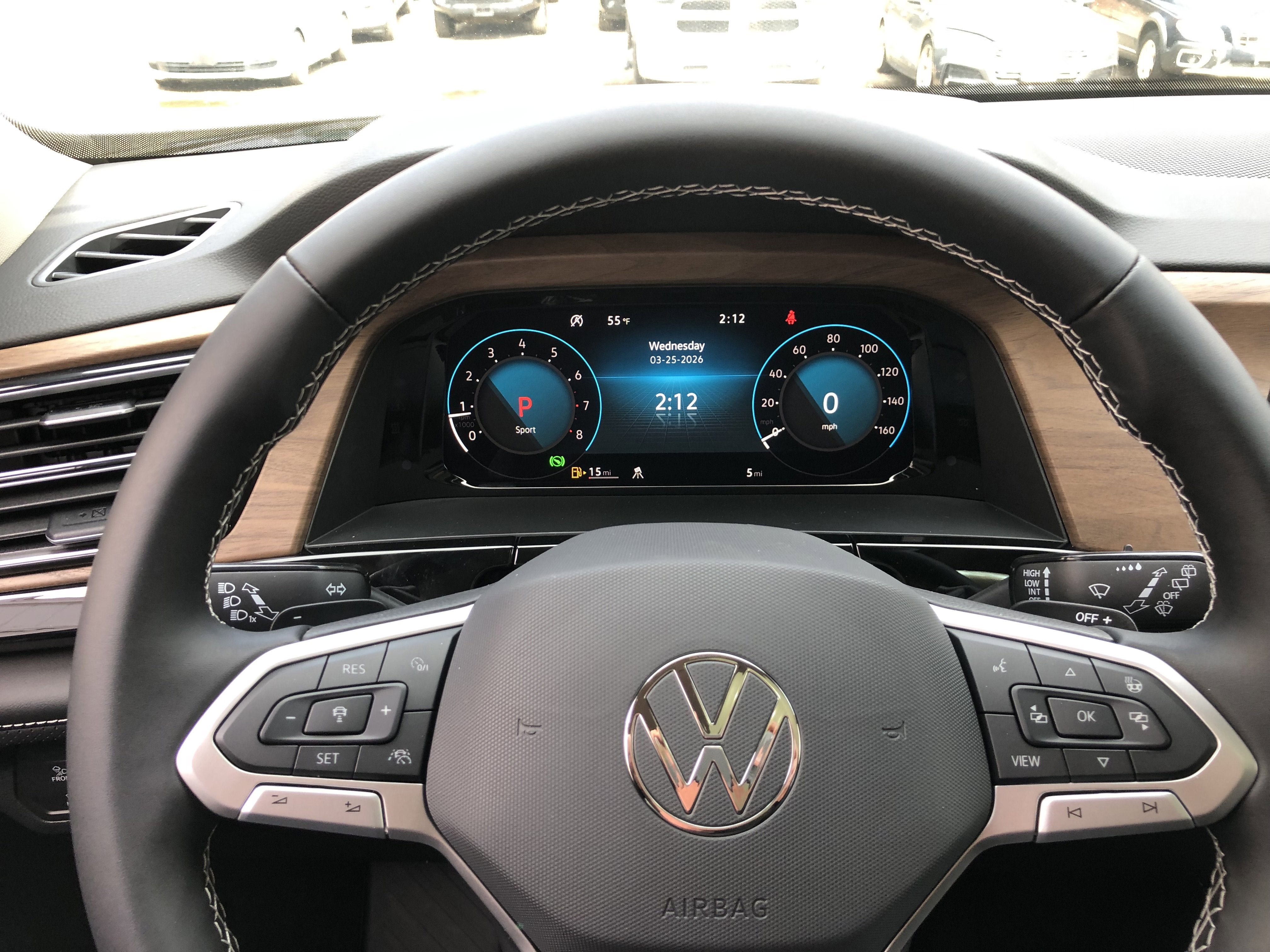 2026 Volkswagen Atlas 2.0T SE w/Technology w/panoramic sunroof and black wheel package