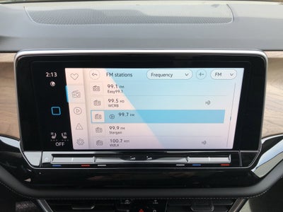 2026 Volkswagen Atlas 2.0T SE w/Technology w/panoramic sunroof and black wheel package