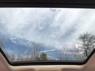 2026 Volkswagen Atlas 2.0T SE w/Technology w/panoramic sunroof and black wheel package