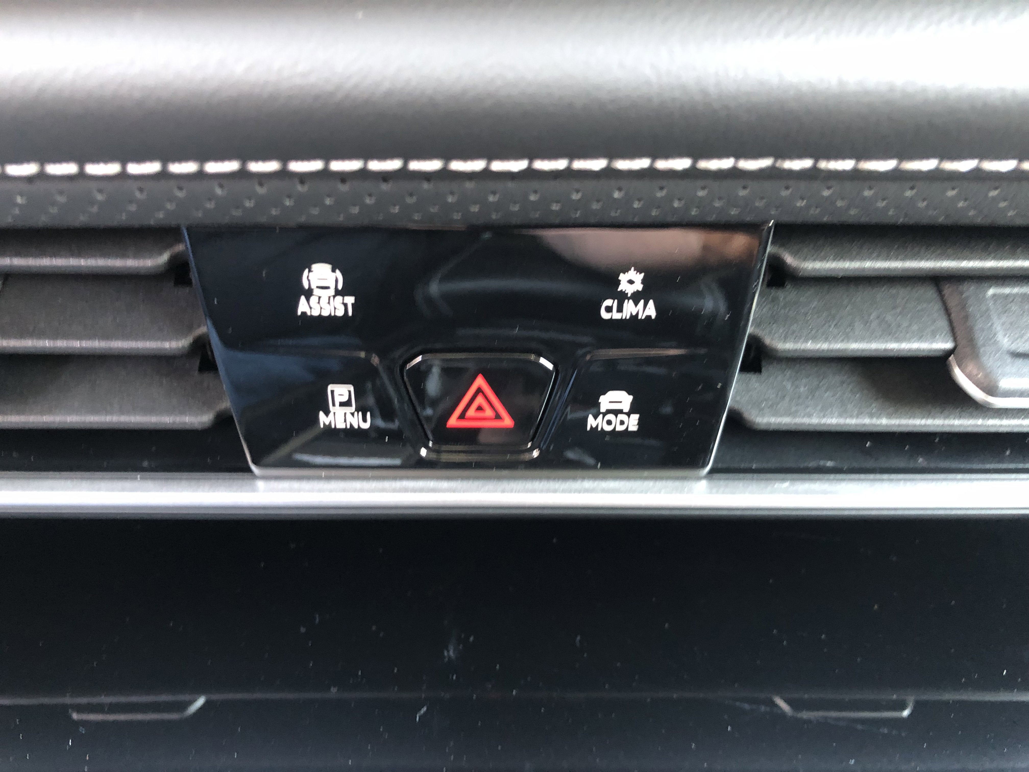 2026 Volkswagen Atlas 2.0T SE w/Technology w/panoramic sunroof and black wheel package