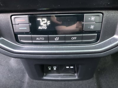 2026 Volkswagen Atlas 2.0T SE w/Technology w/panoramic sunroof and black wheel package