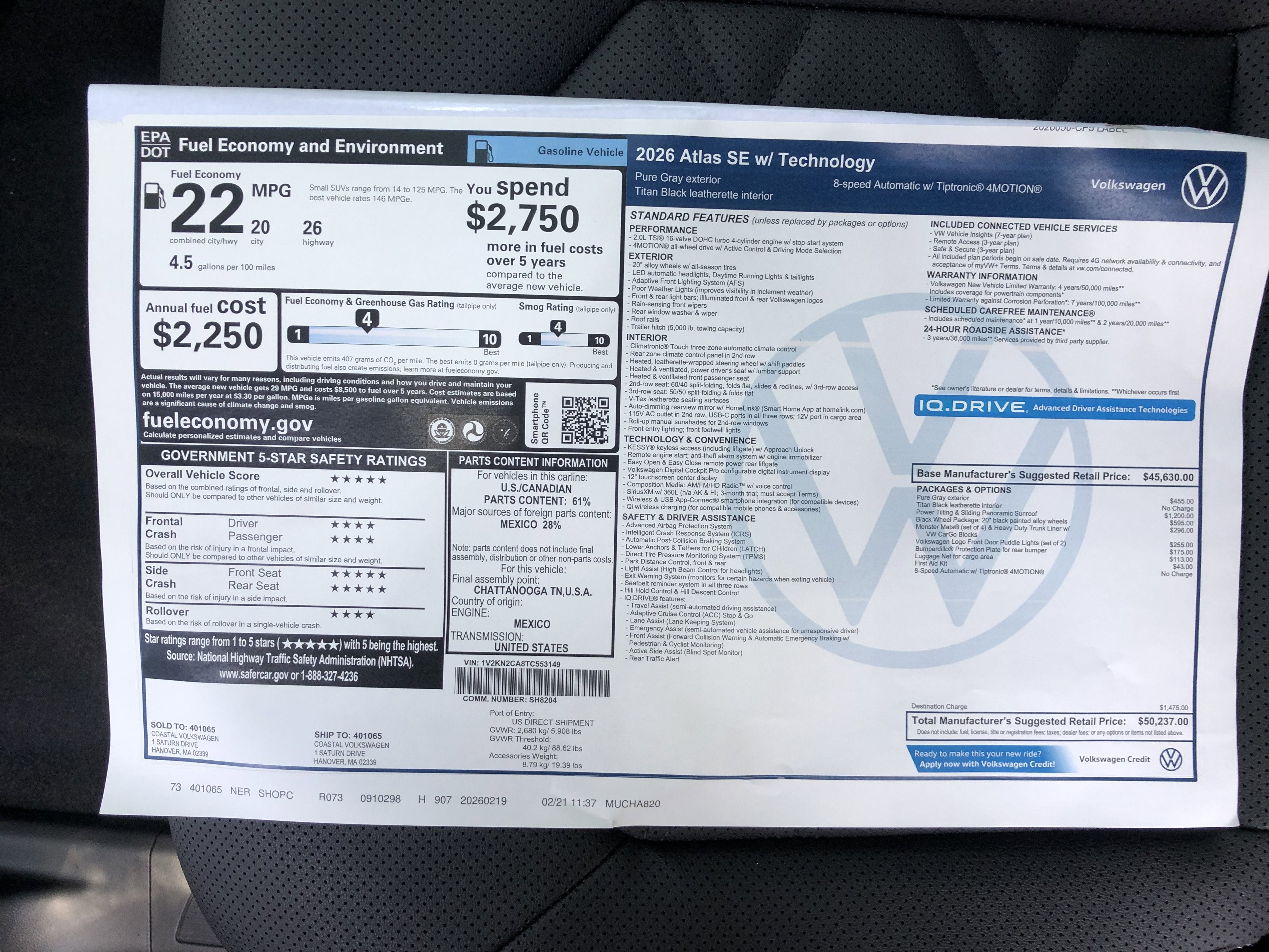 2026 Volkswagen Atlas 2.0T SE w/Technology w/panoramic sunroof and black wheel package