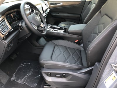 2026 Volkswagen Atlas 2.0T SE w/Technology w/panoramic sunroof and black wheel package