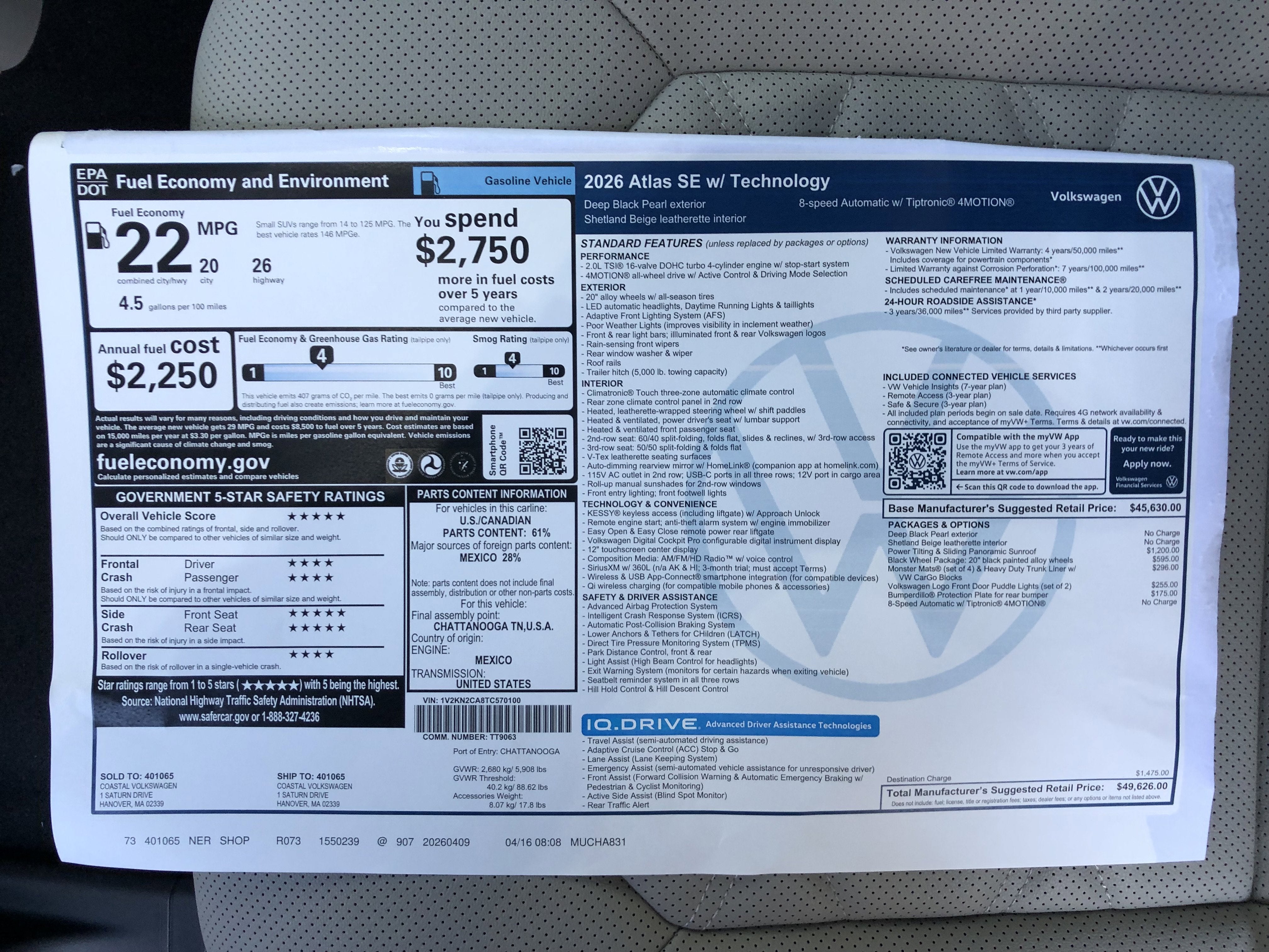2026 Volkswagen Atlas 2.0T SE w/Technology w/panoramic sunroof and black wheel package