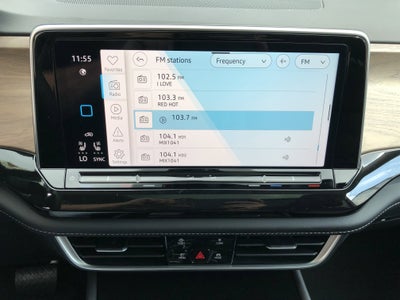 2026 Volkswagen Atlas 2.0T SE w/Technology w/panoramic sunroof