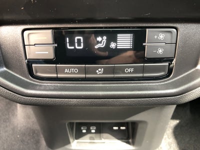 2026 Volkswagen Atlas 2.0T SE w/Technology w/panoramic sunroof