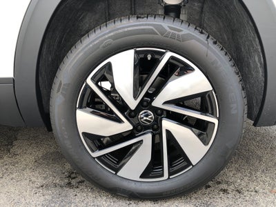 2026 Volkswagen Atlas 2.0T SE w/Technology w/panoramic sunroof