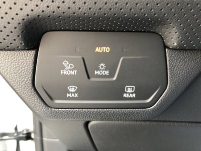 2026 Volkswagen Atlas 2.0T SE w/Technology w/panoramic sunroof