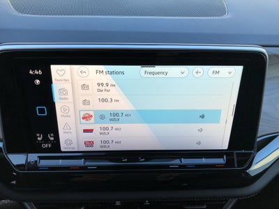 2026 Volkswagen Atlas 2.0T SE w/Technology w/captains chairs, panoramic sunroof and black wheel package