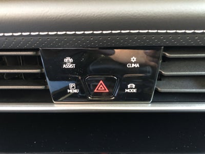 2026 Volkswagen Atlas 2.0T SE w/Technology w/panoramic sunroof and black wheel package