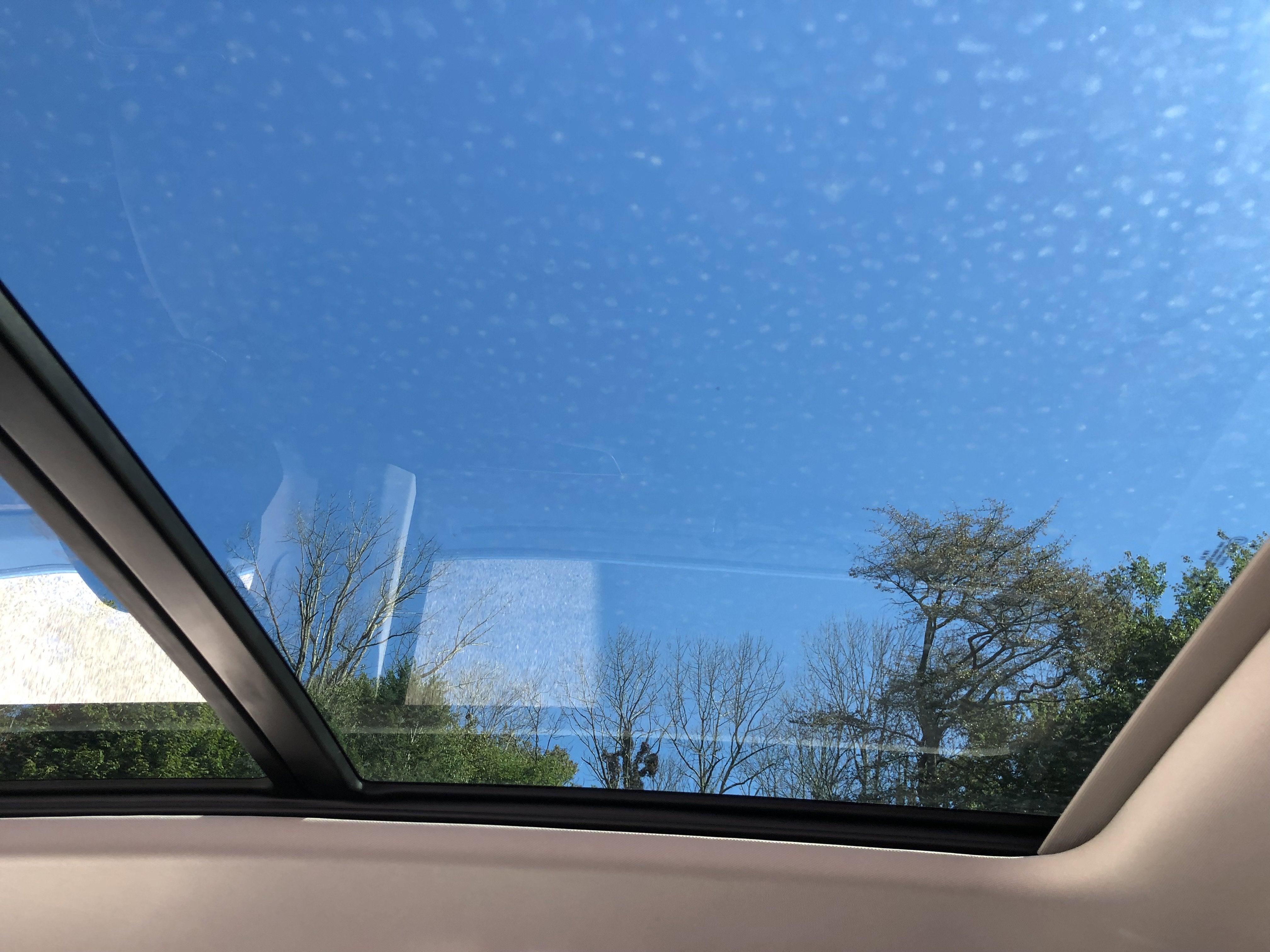 2026 Volkswagen Atlas 2.0T SE w/Technology w/panoramic sunroof and black wheel package