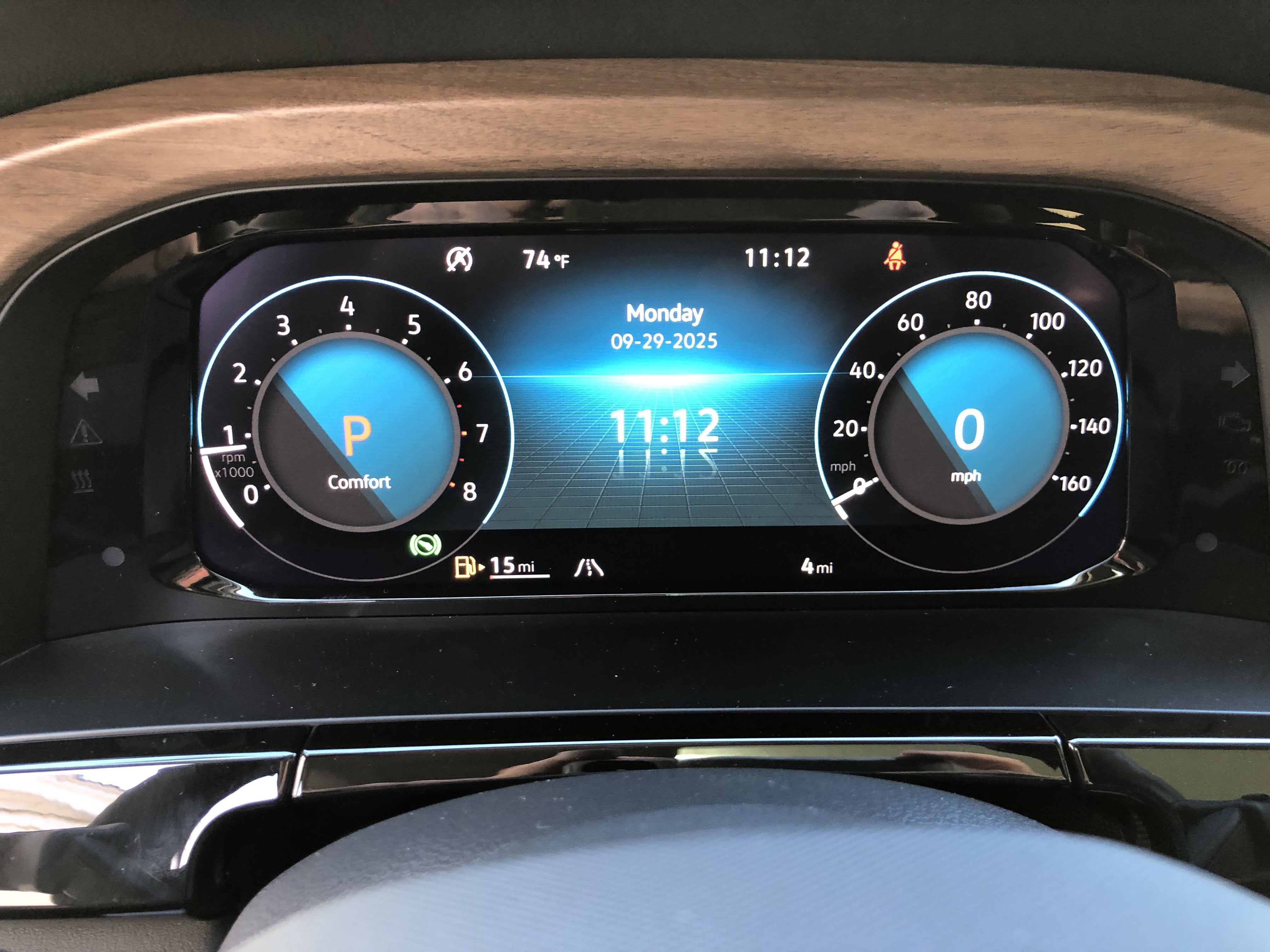 2026 Volkswagen Atlas 2.0T SE w/Technology w/panoramic sunroof and black wheel package