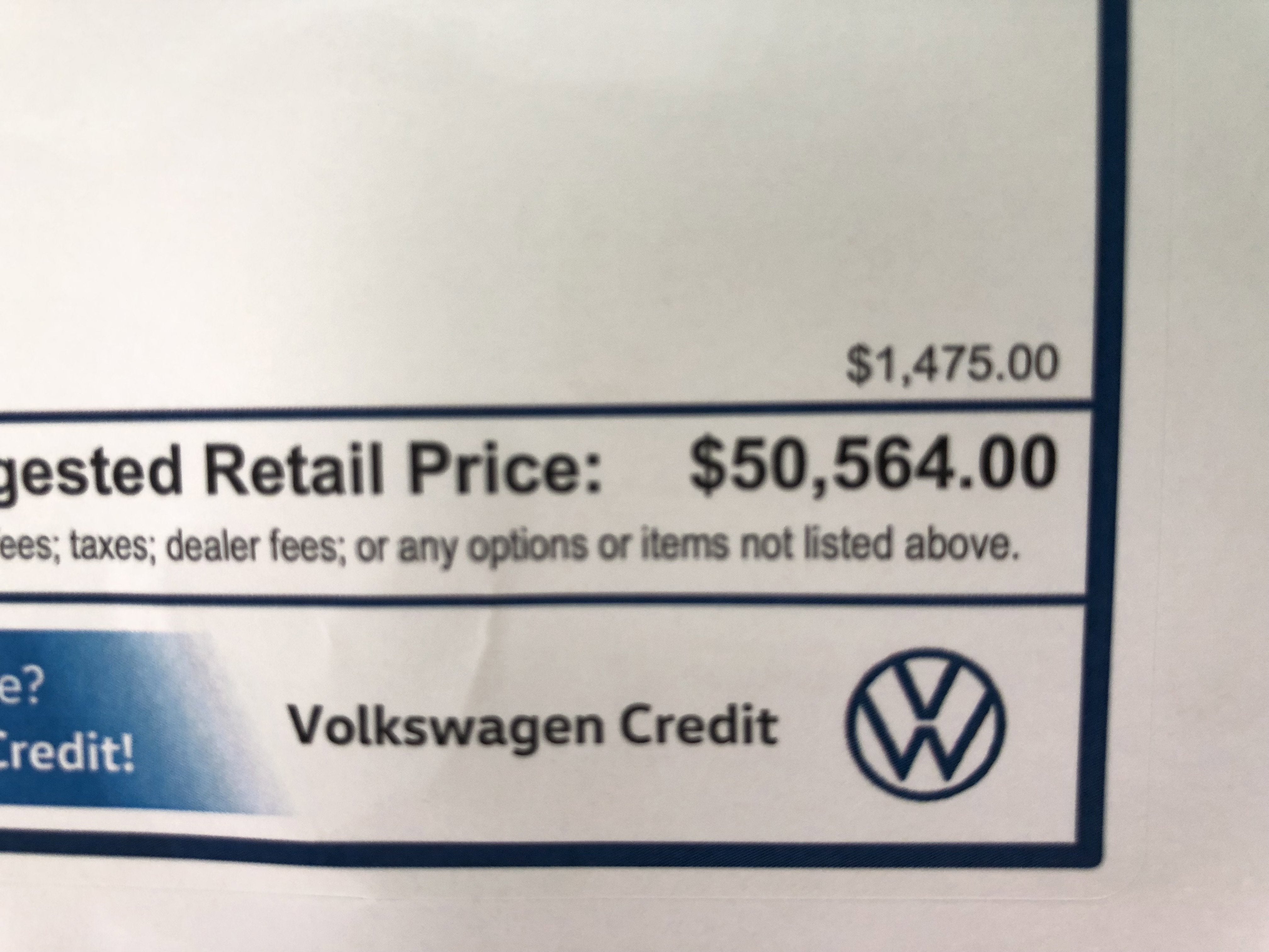 2026 Volkswagen Atlas 2.0T SE w/Technology w/captains chairs, panoramic sunroof and black wheel package