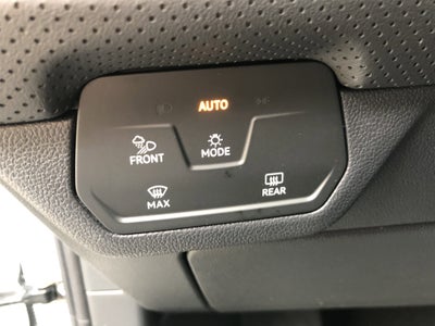 2026 Volkswagen Atlas 2.0T SE w/Technology w/captains chairs, panoramic sunroof and black wheel package