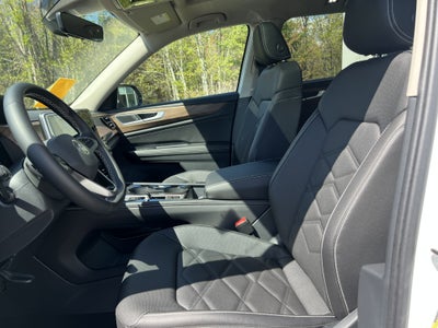 2026 Volkswagen Atlas 2.0T SE w/Technology w/captains chairs, panoramic sunroof and black wheel package