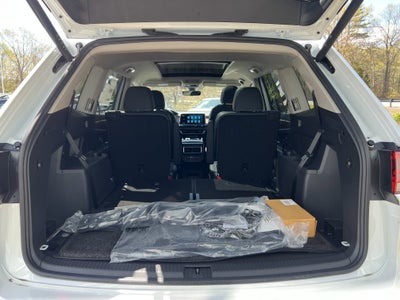 2026 Volkswagen Atlas 2.0T SE w/Technology w/captains chairs, panoramic sunroof and black wheel package