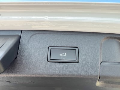 2026 Volkswagen Atlas 2.0T SE w/Technology w/captains chairs, panoramic sunroof and black wheel package