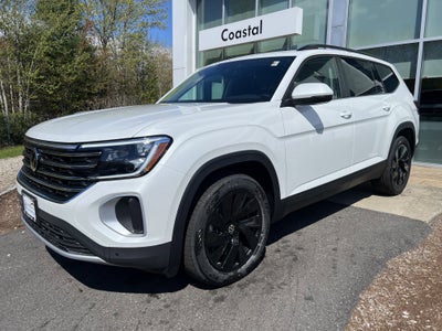 2026 Volkswagen Atlas 2.0T SE w/Technology w/captains chairs, panoramic sunroof and black wheel package