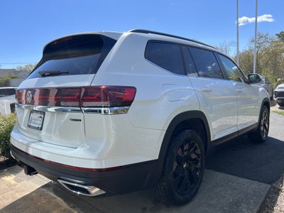 2026 Volkswagen Atlas 2.0T SE w/Technology w/captains chairs, panoramic sunroof and black wheel package