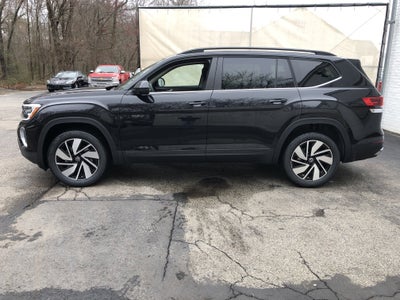 2026 Volkswagen Atlas 2.0T SE w/Technology w/captains chairs and panoramic sunroof