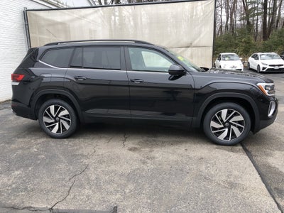 2026 Volkswagen Atlas 2.0T SE w/Technology w/captains chairs and panoramic sunroof