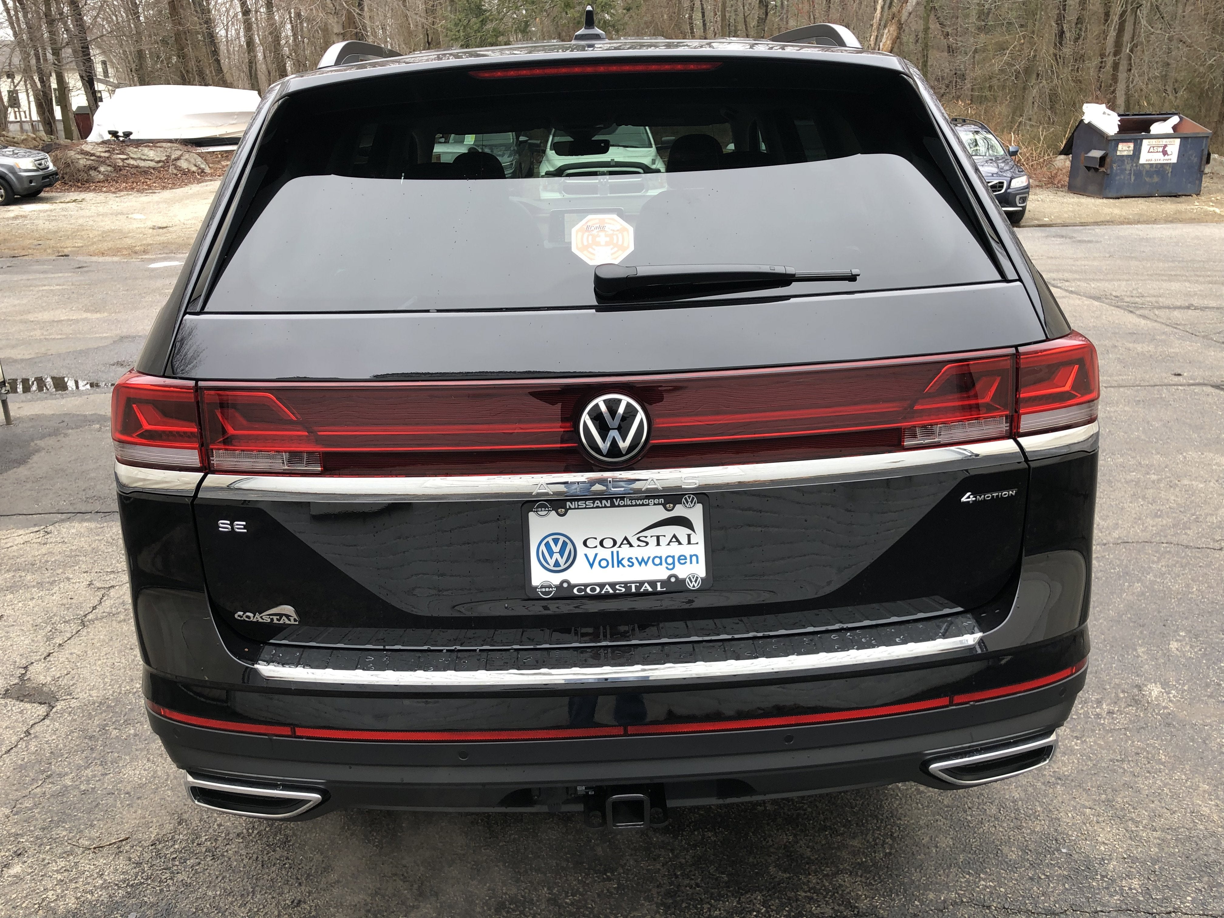 2026 Volkswagen Atlas 2.0T SE w/Technology w/captains chairs and panoramic sunroof