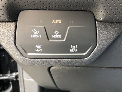 2026 Volkswagen Atlas 2.0T SE w/Technology w/captains chairs and panoramic sunroof