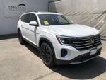 2026 Volkswagen Atlas 2.0T SE w/Technology w/panoramic sunroof and black wheel package