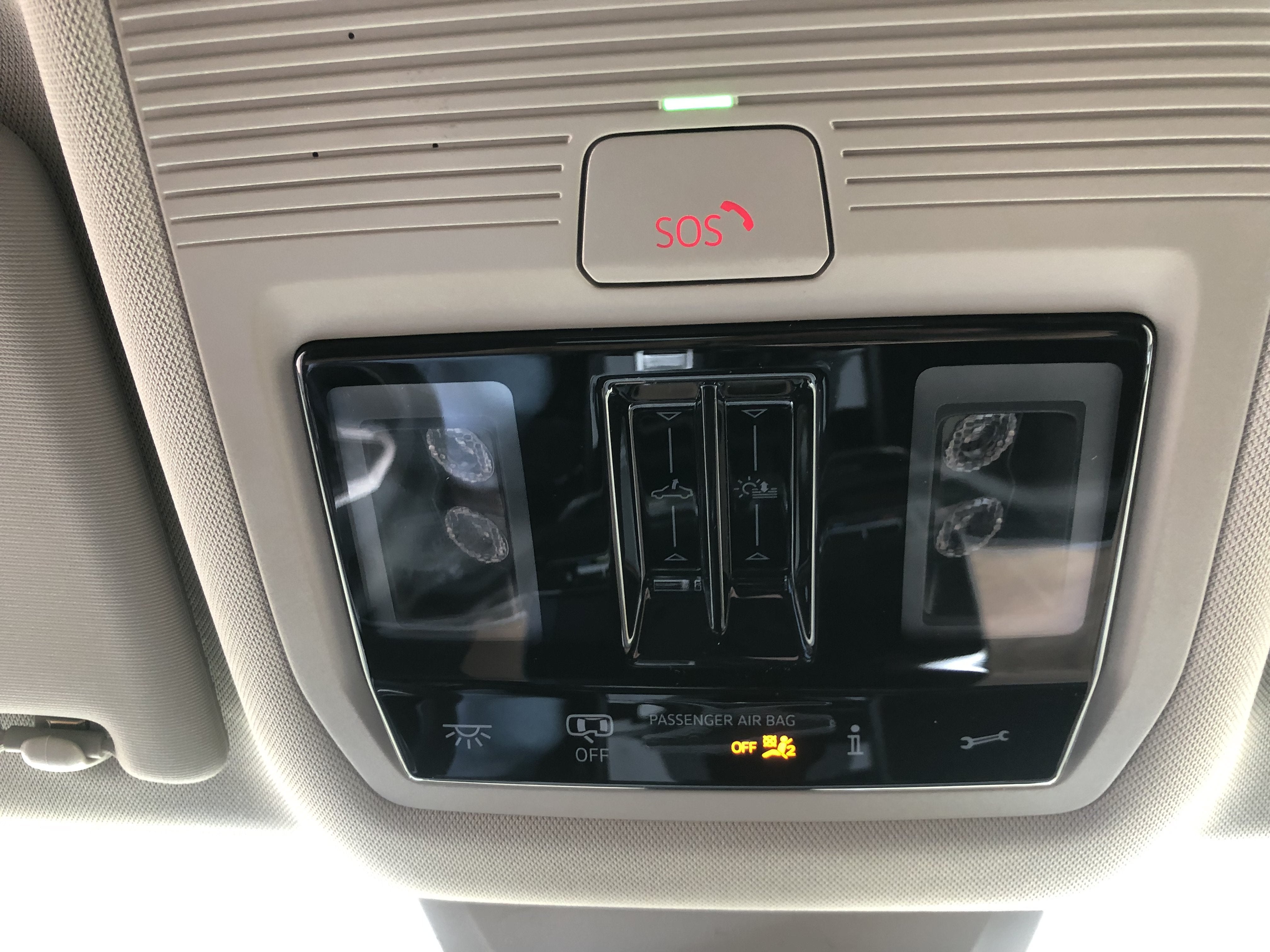 2026 Volkswagen Atlas 2.0T SE w/Technology w/panoramic sunroof and black wheel package
