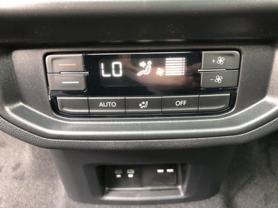 2026 Volkswagen Atlas 2.0T SE w/Technology w/panoramic sunroof and black wheel package