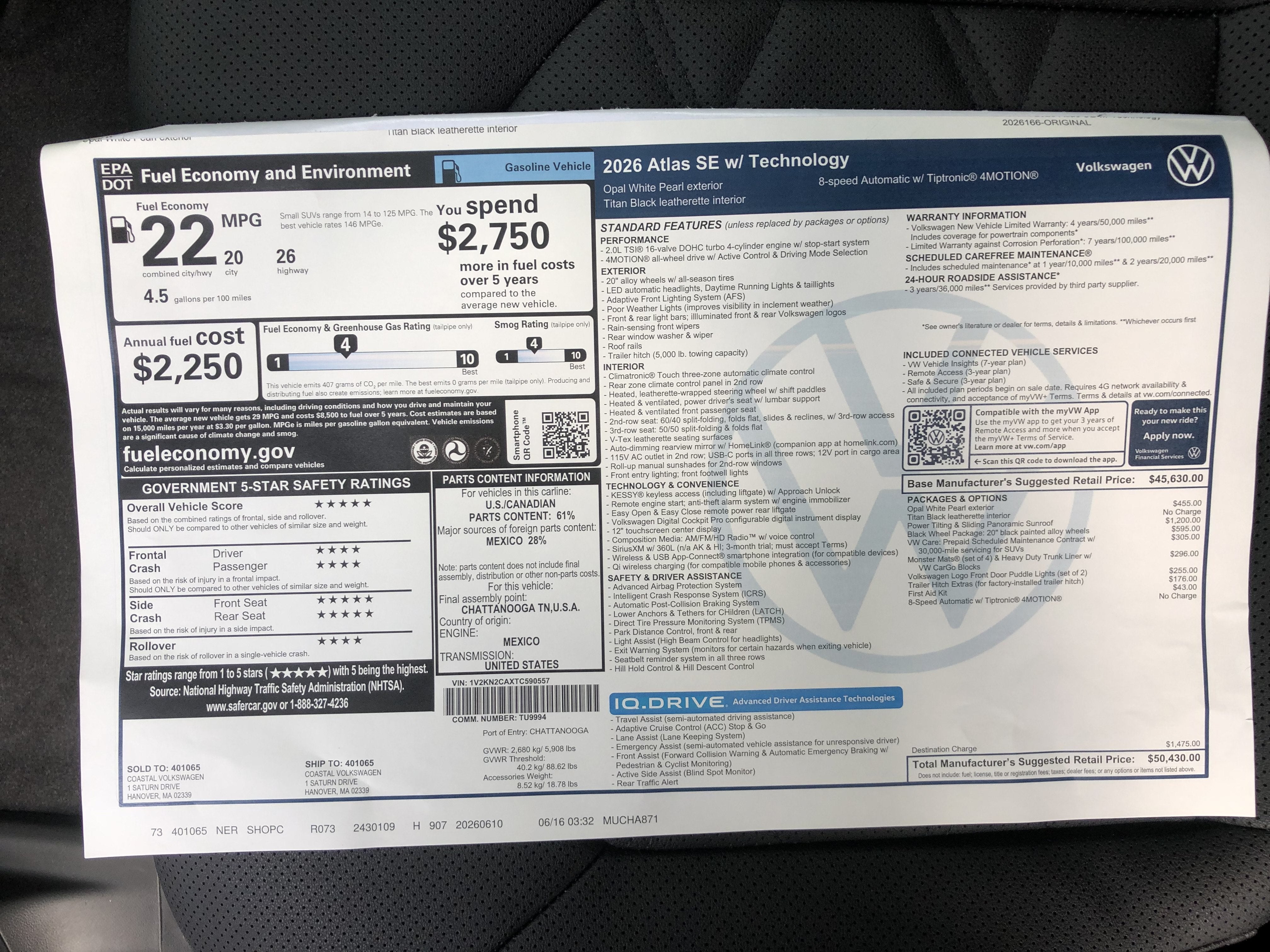 2026 Volkswagen Atlas 2.0T SE w/Technology w/panoramic sunroof and black wheel package