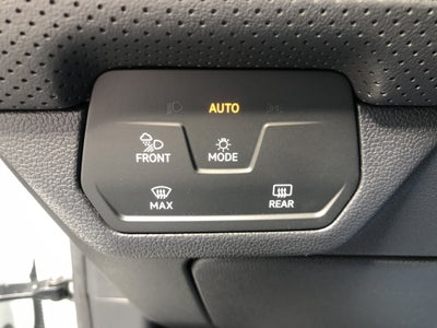 2026 Volkswagen Atlas 2.0T SE w/Technology w/panoramic sunroof and black wheel package