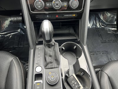 2023 Volkswagen Atlas 2.0T SE w/Technology w/panoramic sunroof