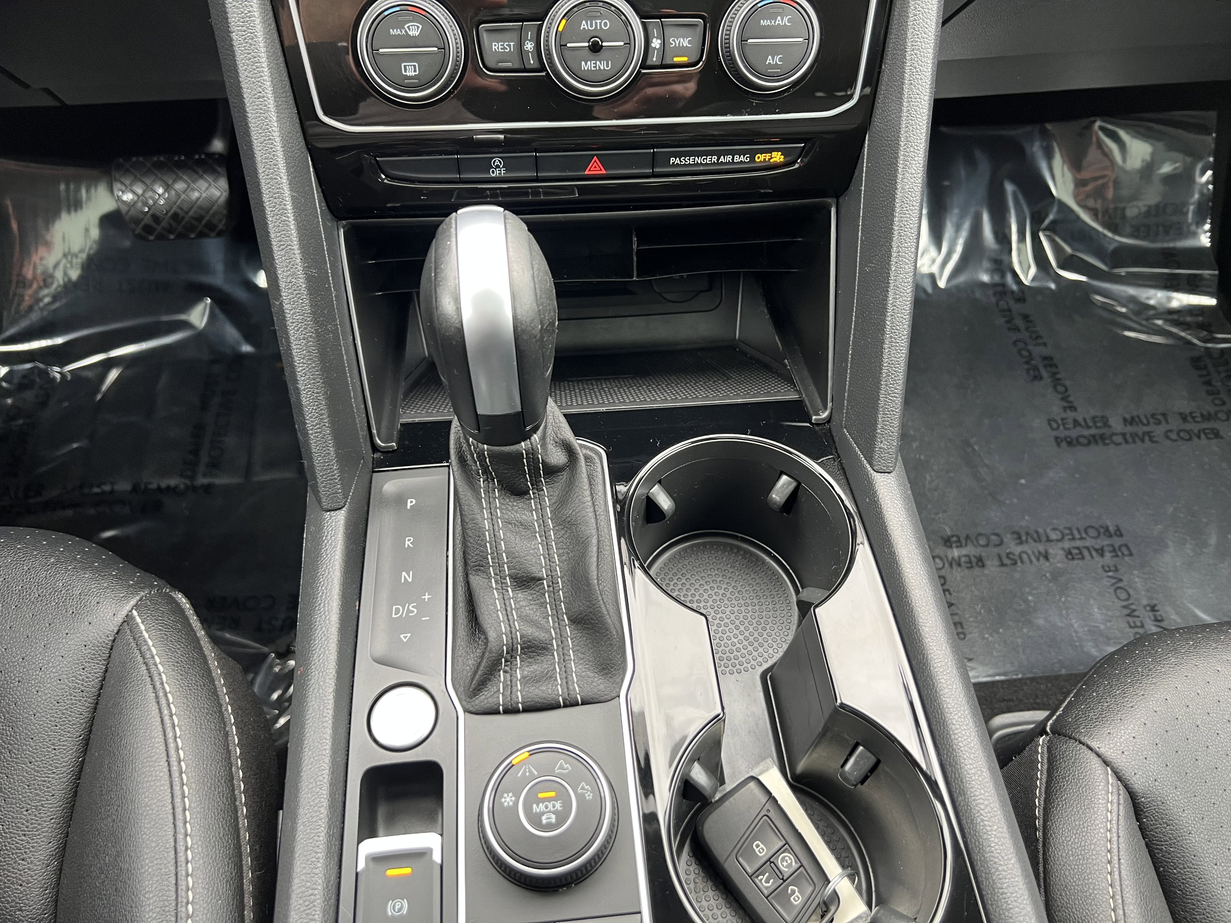 2023 Volkswagen Atlas 2.0T SE w/Technology w/panoramic sunroof