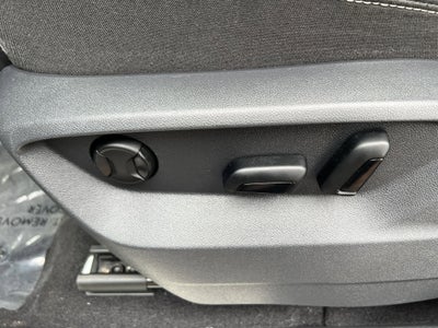 2023 Volkswagen Atlas 2.0T SE w/Technology w/panoramic sunroof