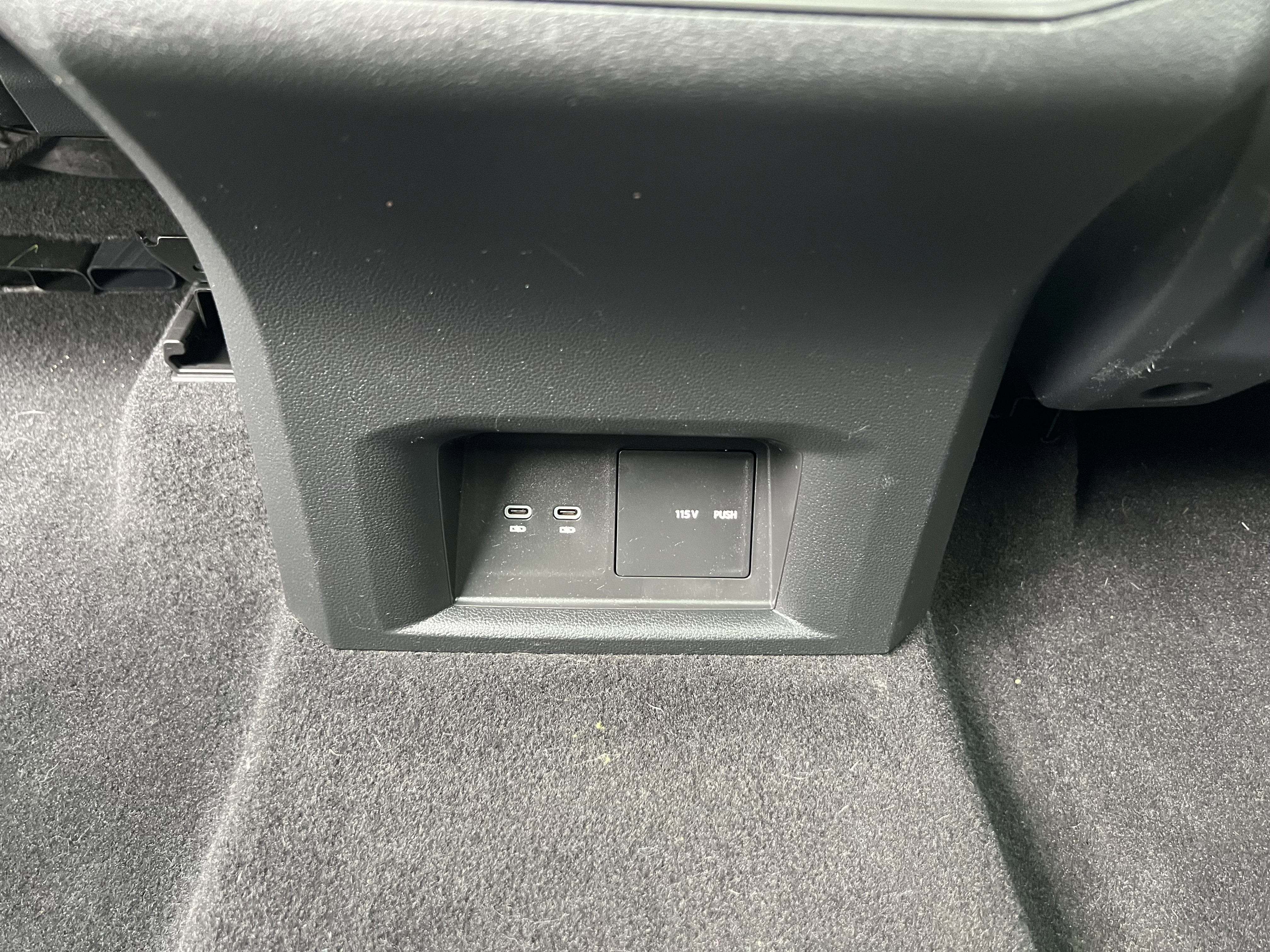 2023 Volkswagen Atlas 2.0T SE w/Technology w/panoramic sunroof