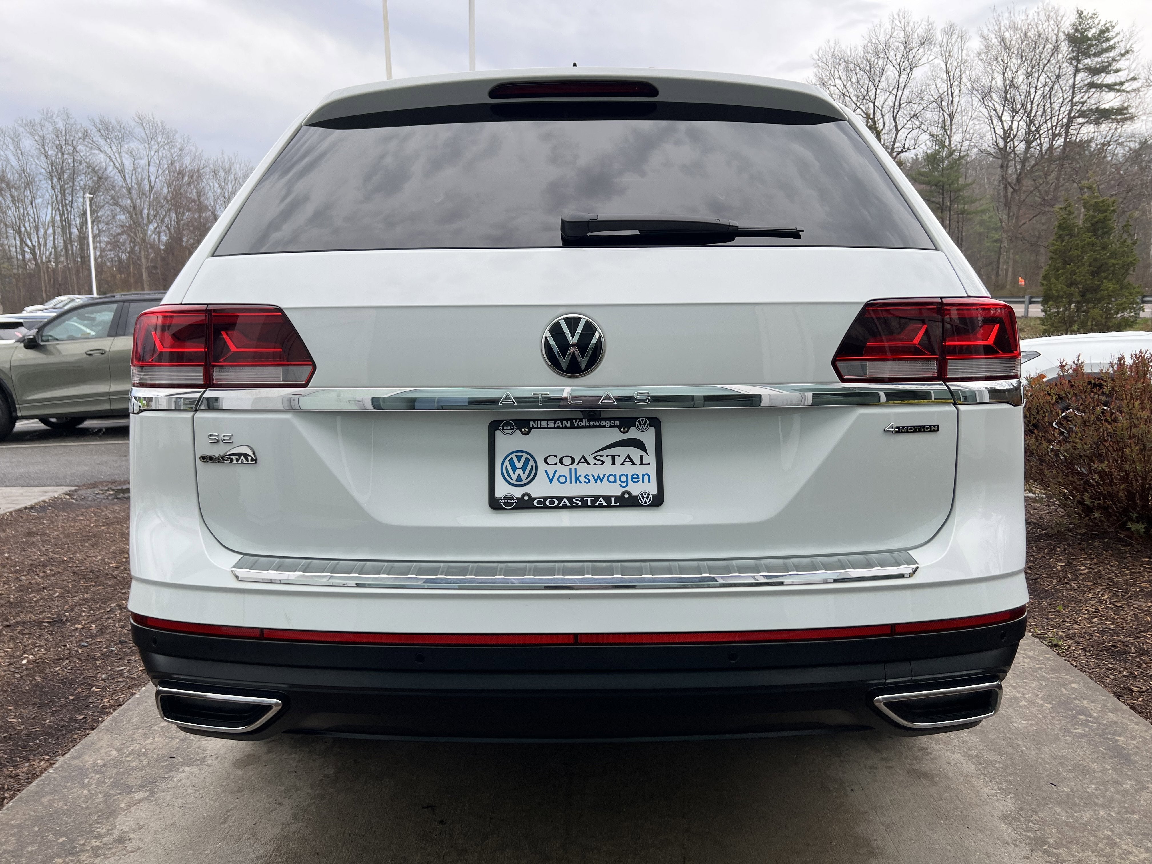 2023 Volkswagen Atlas 2.0T SE w/Technology w/panoramic sunroof