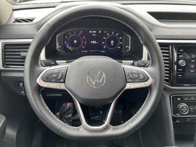 2022 Volkswagen Atlas 2.0T SE w/Technology w/Captains Chairs and Panoramic Sunroof