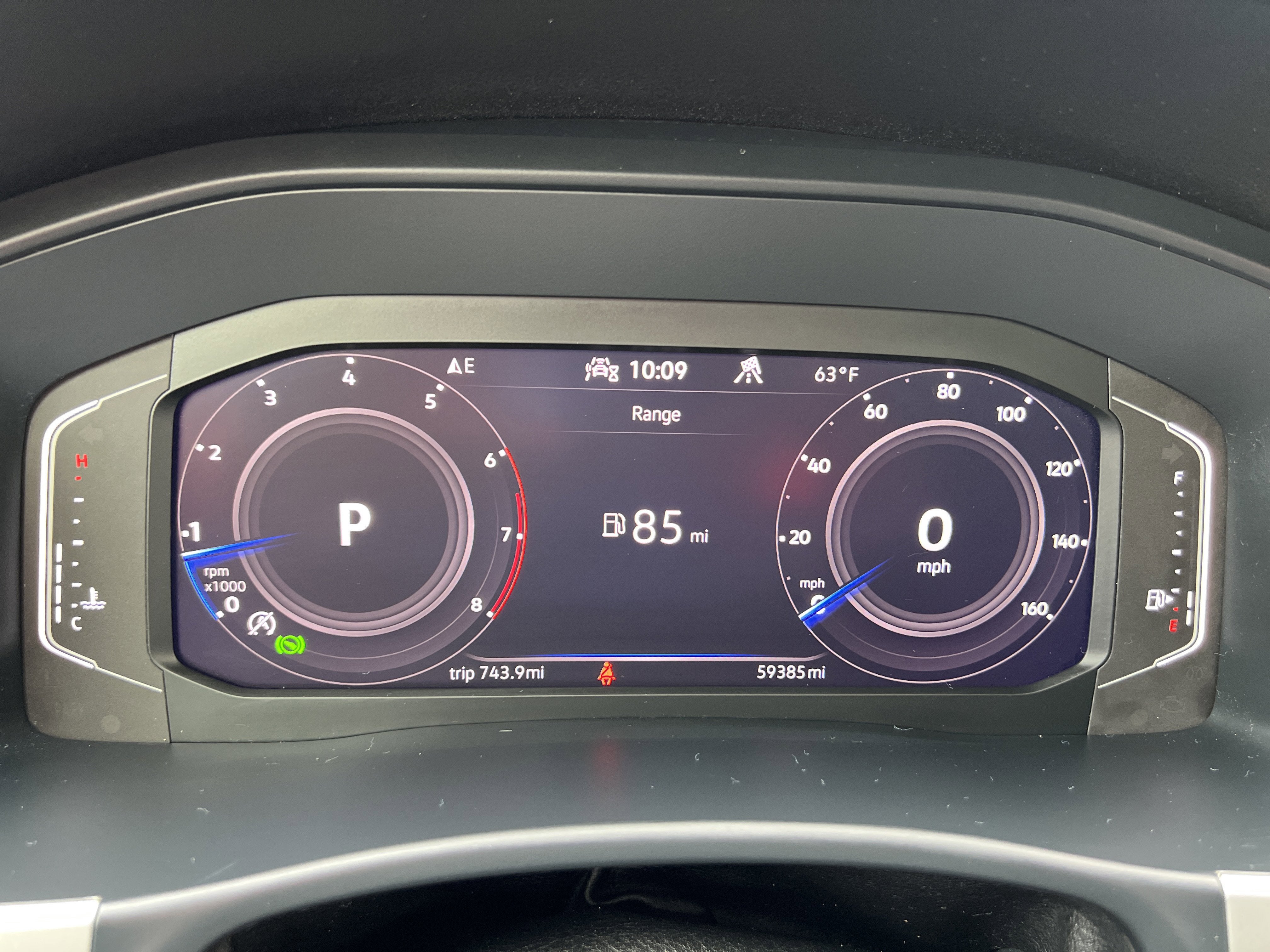 2022 Volkswagen Atlas 2.0T SE w/Technology w/Captains Chairs and Panoramic Sunroof