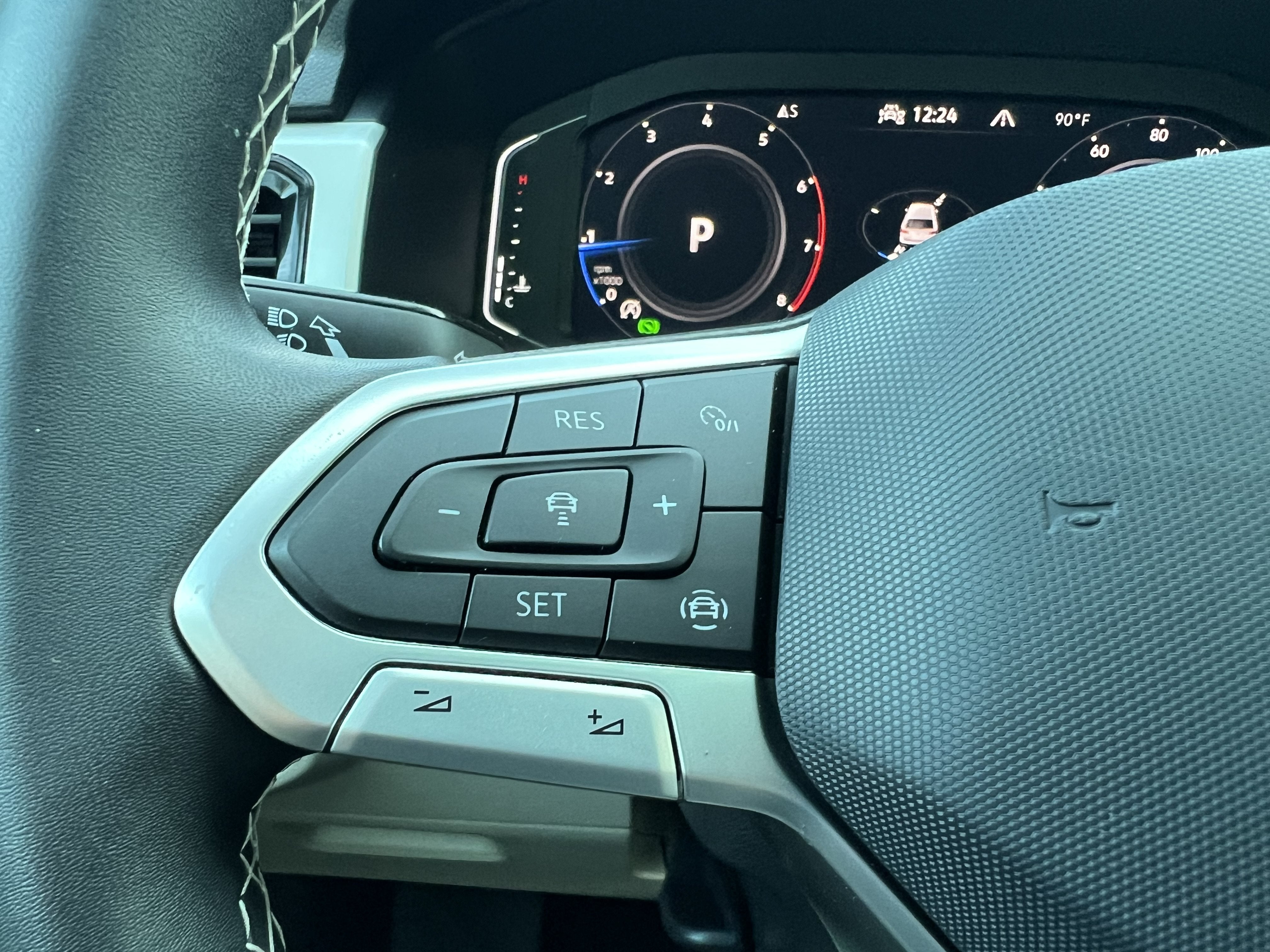 2023 Volkswagen Atlas 3.6L V6 SE w/Technology W/Panoramic Sunroof