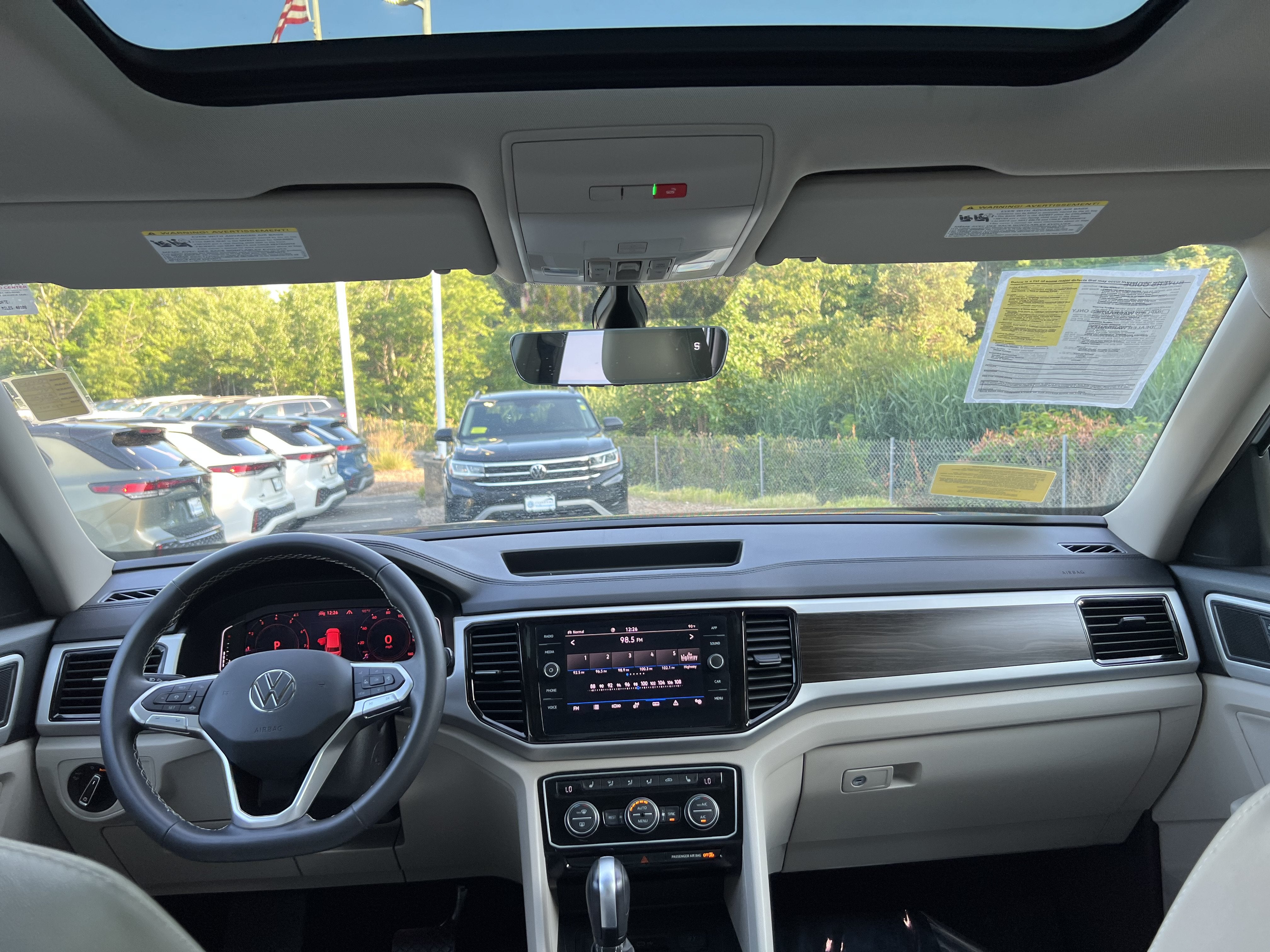2023 Volkswagen Atlas 3.6L V6 SE w/Technology W/Panoramic Sunroof