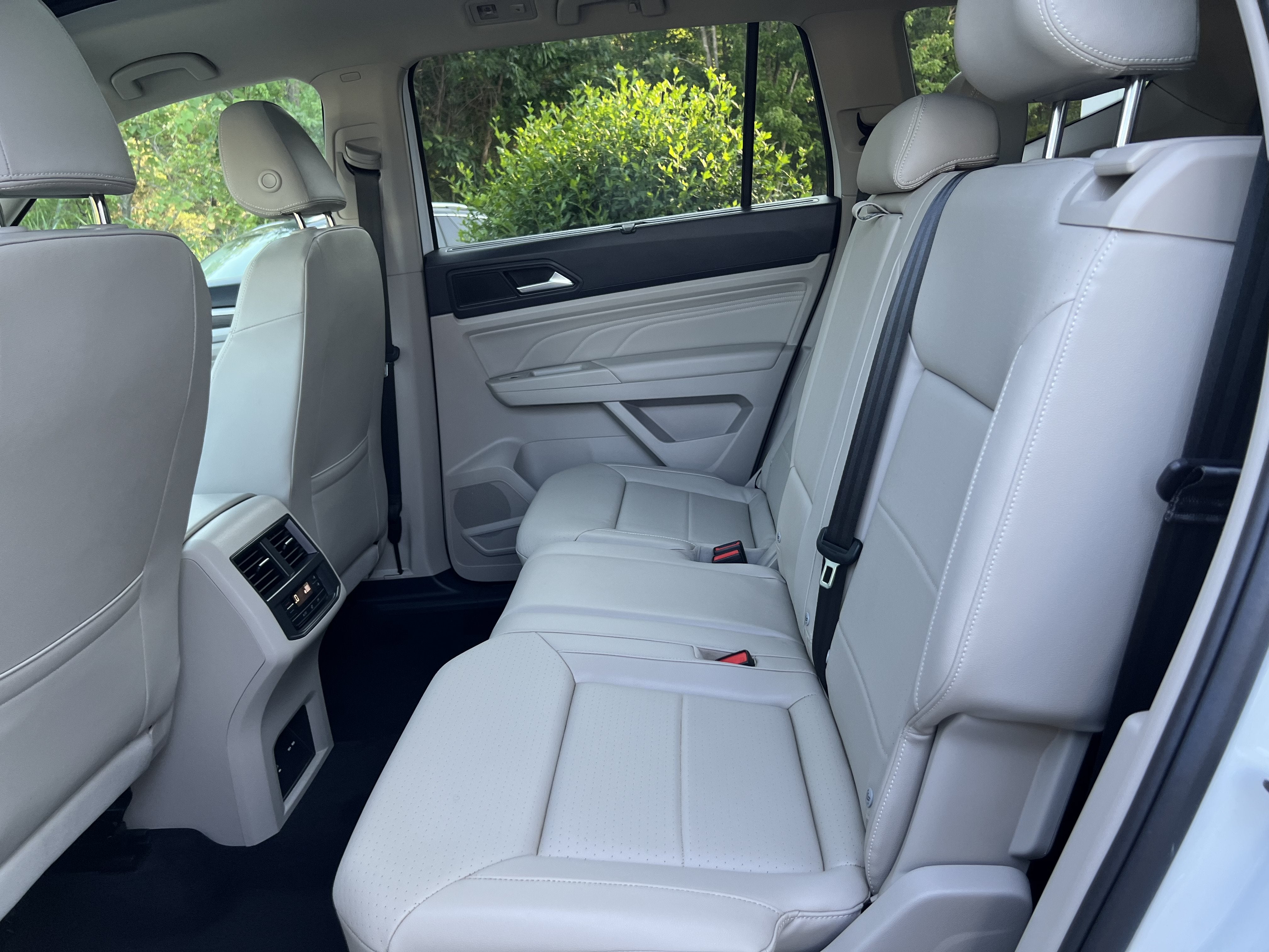 2023 Volkswagen Atlas 3.6L V6 SE w/Technology W/Panoramic Sunroof
