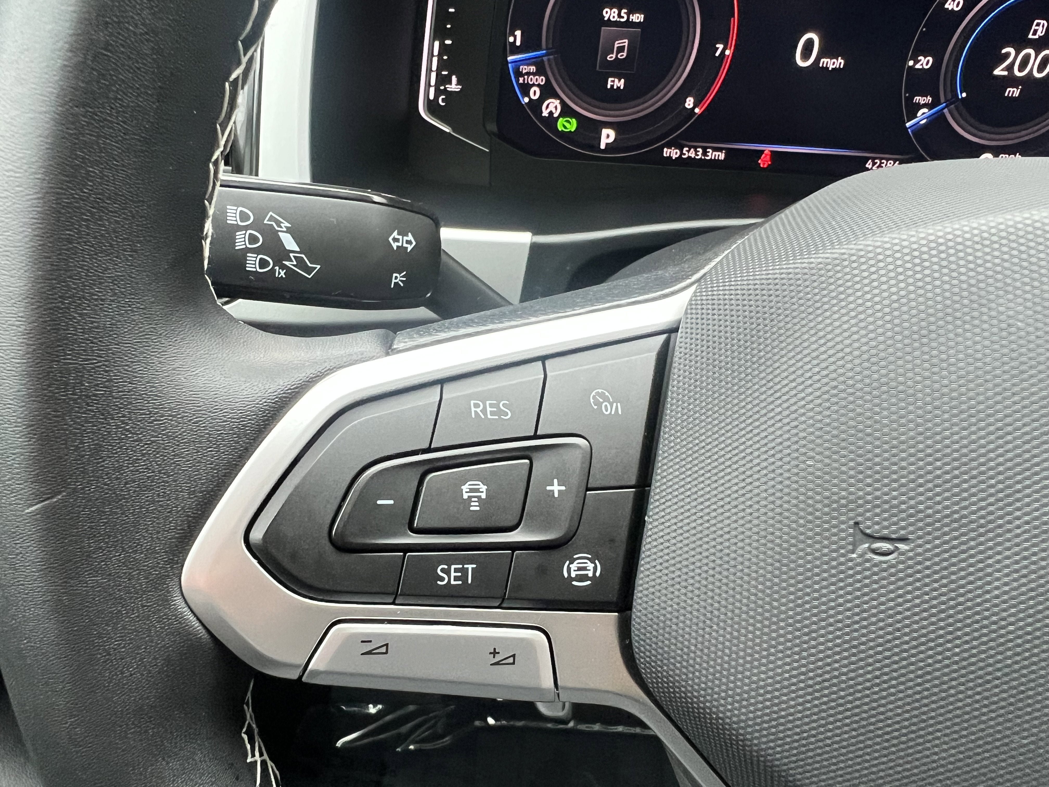 2023 Volkswagen Atlas 3.6L V6 SE w/Technology